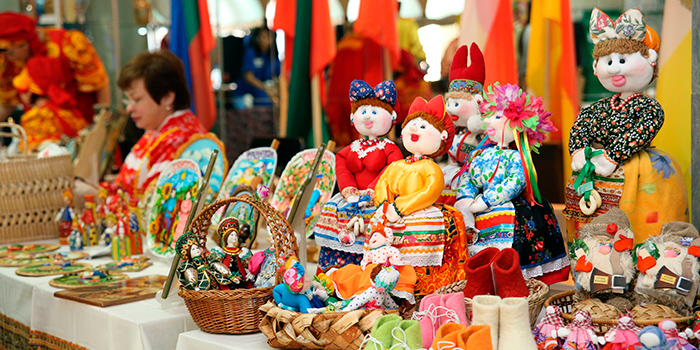 Ярмарка hand made с линейной расстановкой столов Ярмарка hand made с линейной расстановкой столов